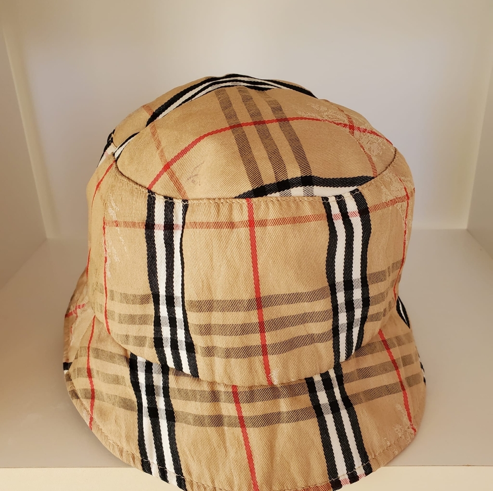 Burberry Nova Check Bucket Hat With Equestrian Prints - Picture 10 of 10